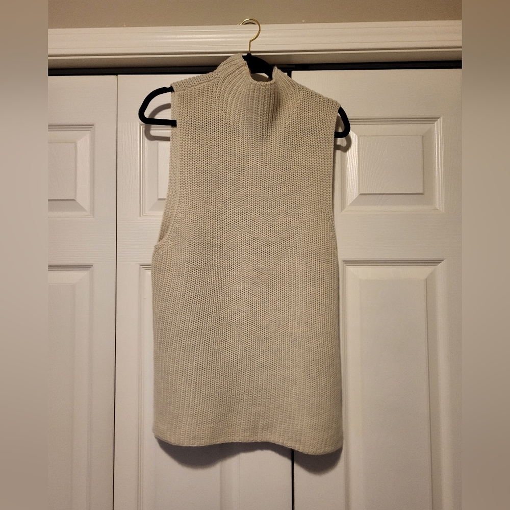 Babaton Cream Sleeveless Turtleneck Knit Sweater